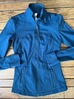 Lululemon Navy Blue Define Jacket Luon Size 4 NWOT